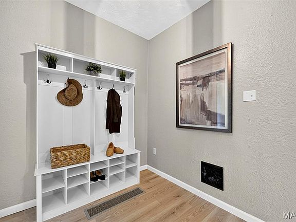 3rd image of 4731 Rosa Ave