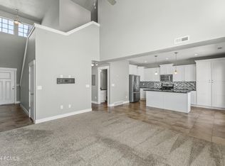 1931 Park Heights Dr, Riverton, UT 84065