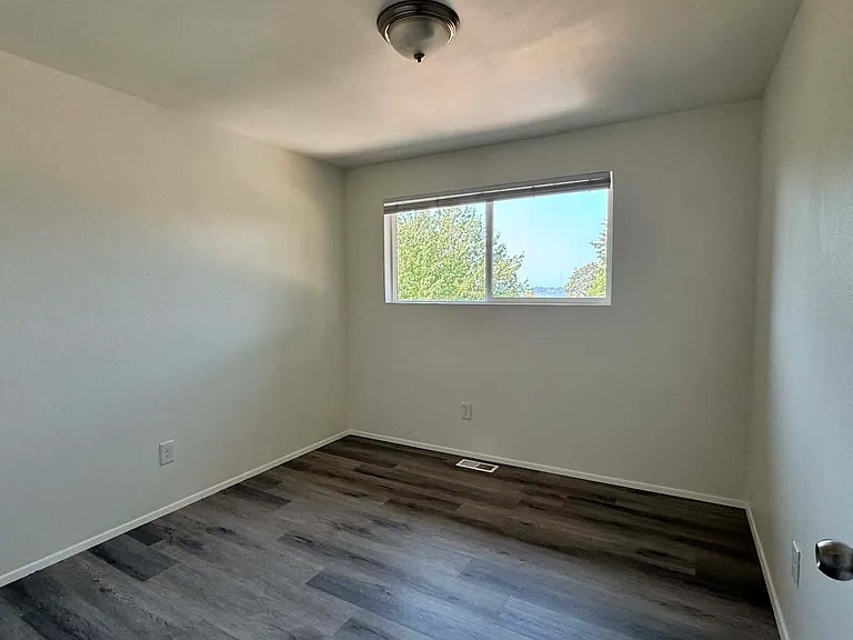 820 Carter Pl — Photo 8