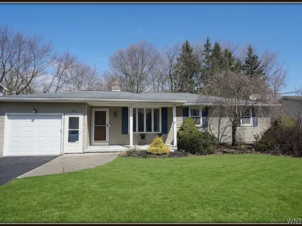 1030 E Robinson St, North Tonawanda, NY 14120