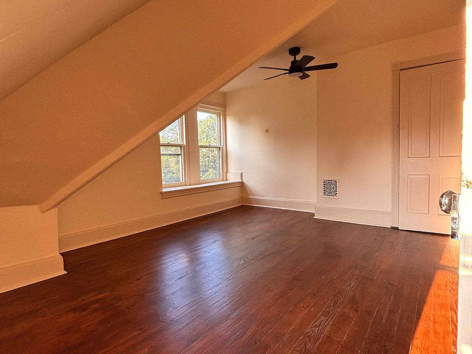 47 W La Crosse Ave — Photo 3