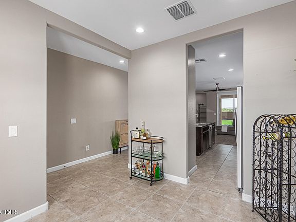 4th image of 2462 N WRIGLEY Drive