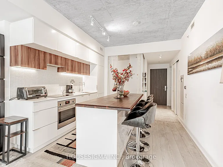 185 Roehampton Ave #1201 — Photo 4