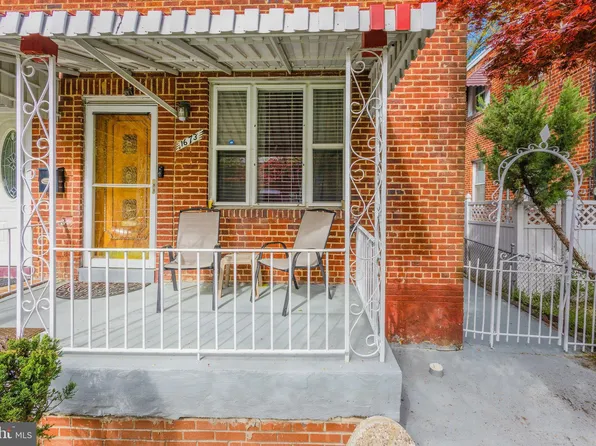 1673 Fort Dupont St SE, Washington, DC 20020
