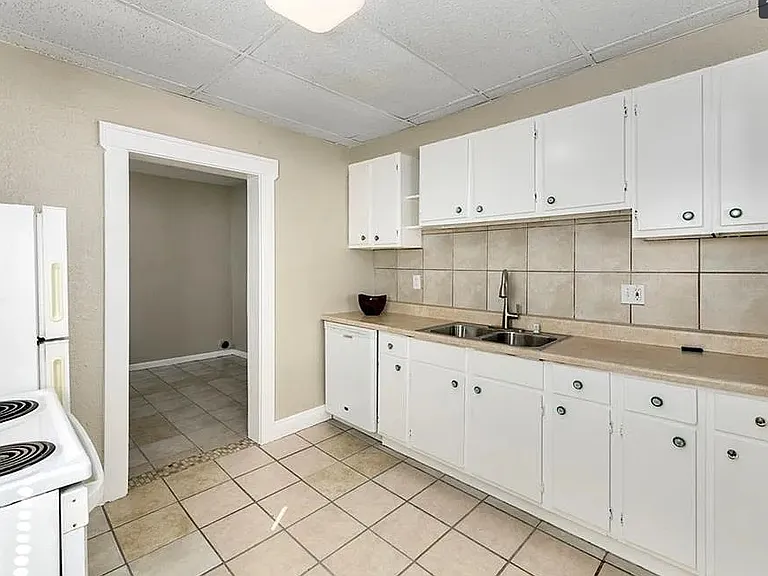 1126 Fremont Ave — Photo 4