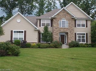 457 Cedarwood Rd, Avon Lake, OH 44012