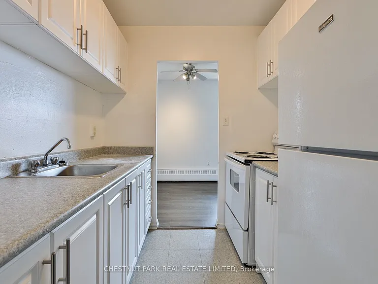 900 Glen St #512 — Photo 8