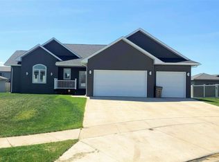 3308 Willow Ln SE, Minot, ND 58701