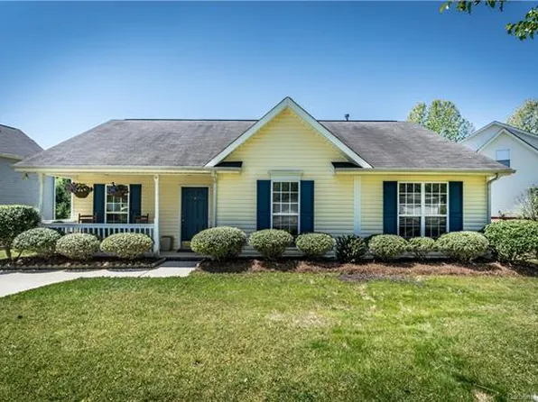 561 Chase Brook Dr, Rock Hill, SC 29732