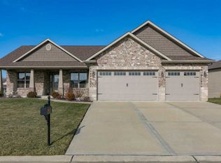 141 Stonebridge Bluff Dr, Maryville, IL 62062