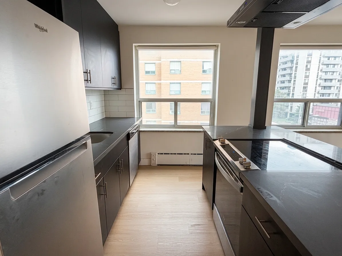 420 Eglinton Ave E - 502 — Photo 3
