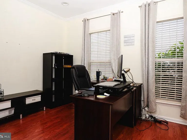 18278 Maple Spring Ct — Photo 14