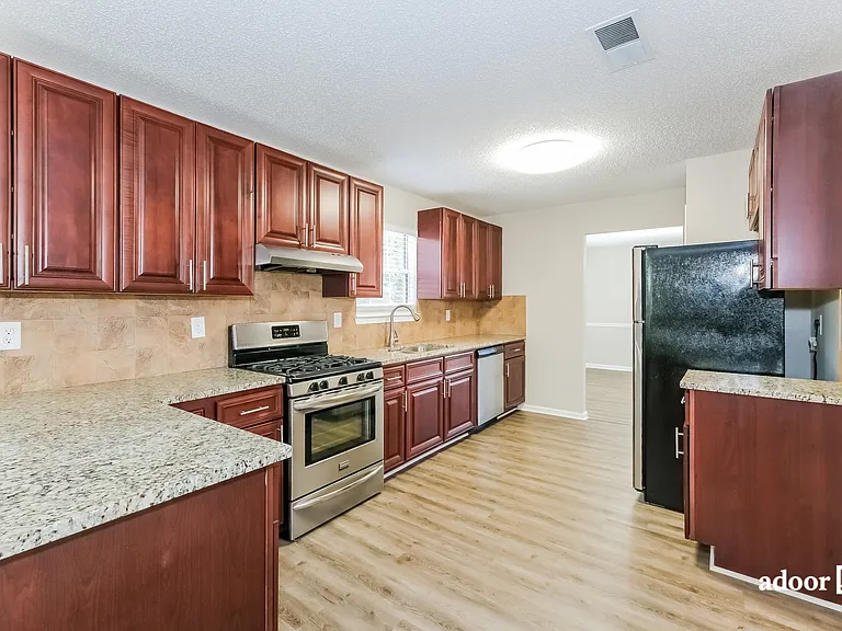 4077 English Valley Dr — Photo 2