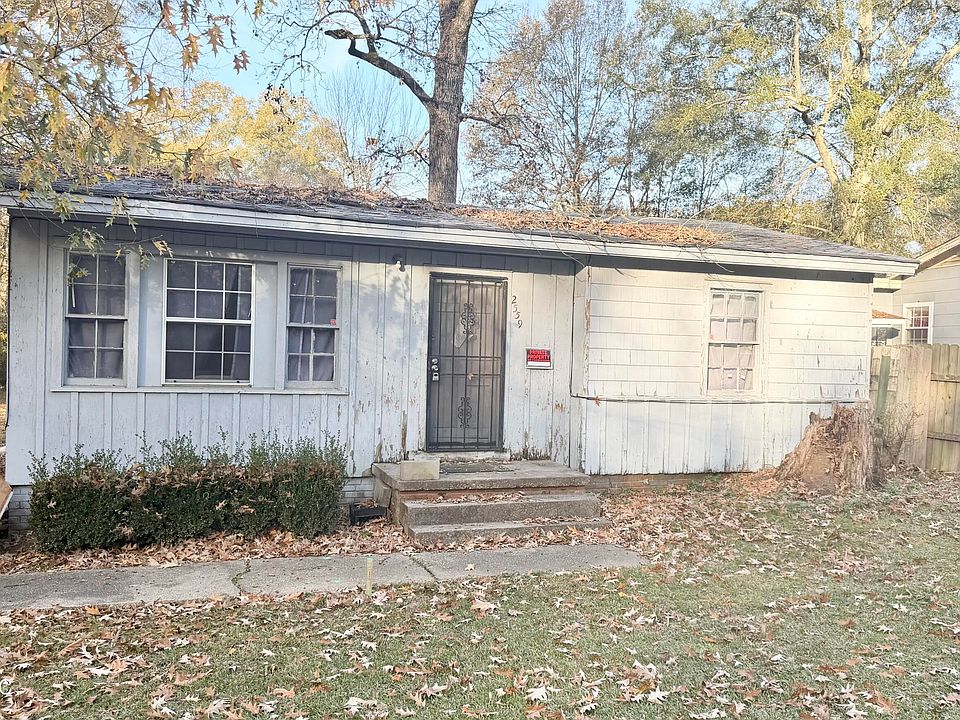 1st image of 2559 McDowell Cir