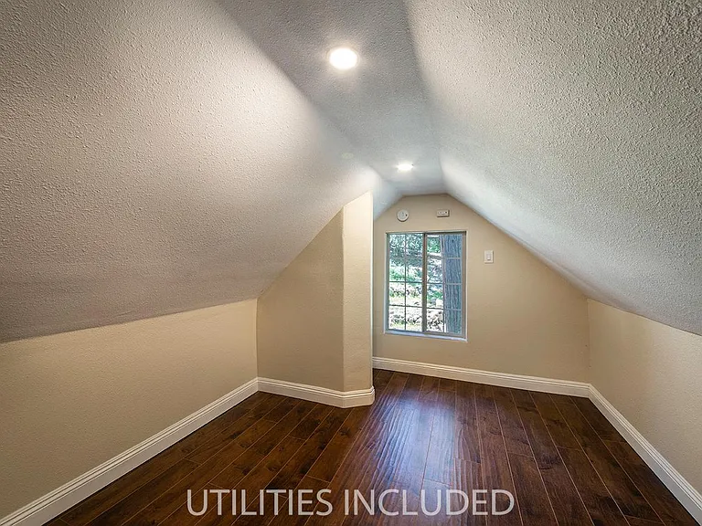 23853 Wildwood Ln #A — Photo 10