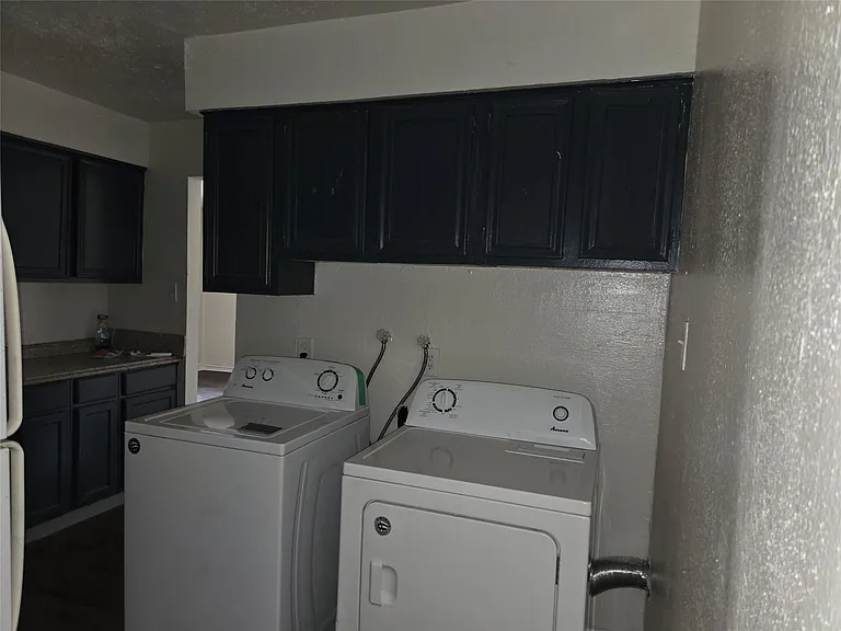 6624 W Fuqua Dr — Photo 2