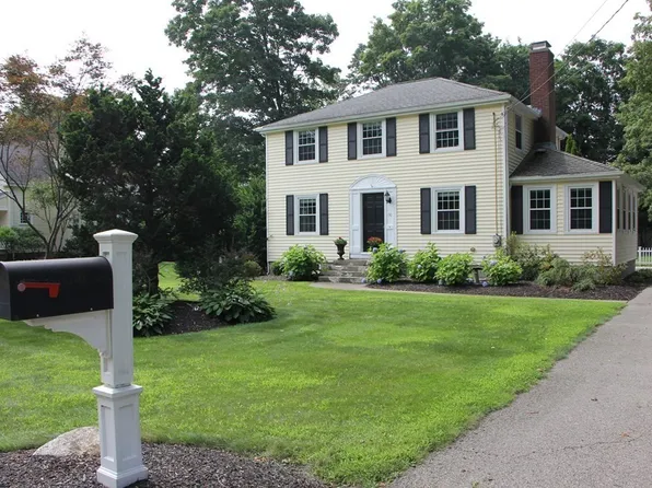90 W Plain St, Wayland, MA 01778