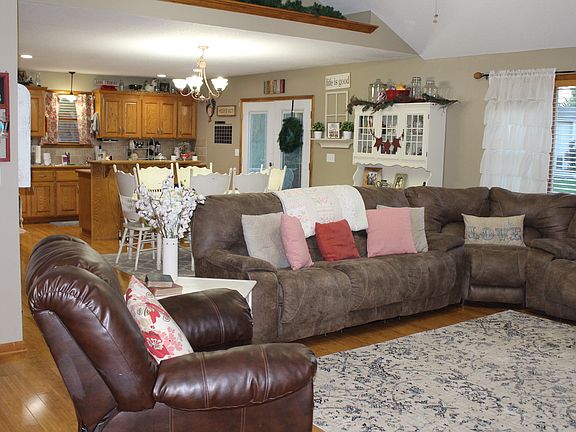 3rd image of 2141 Rock Creek Dr