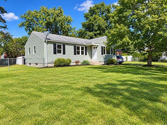 5th image of 32 Campbell Dr