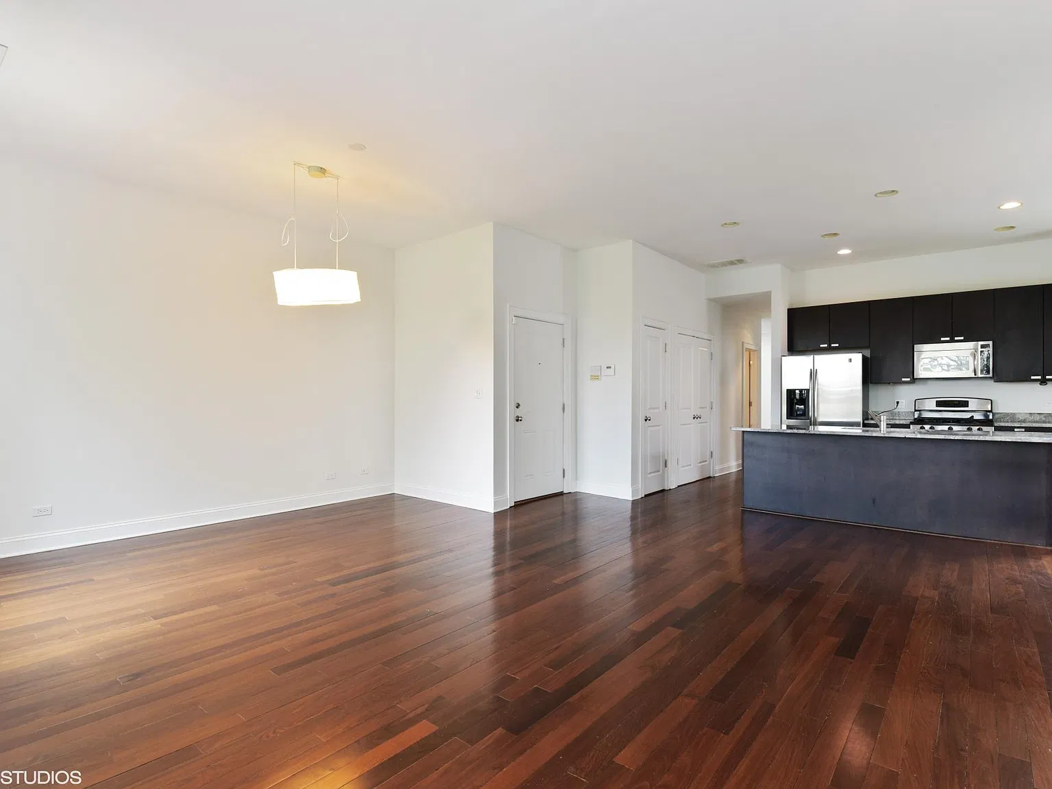 3 bed, 1700 sqft, $2,300 — Photo 4