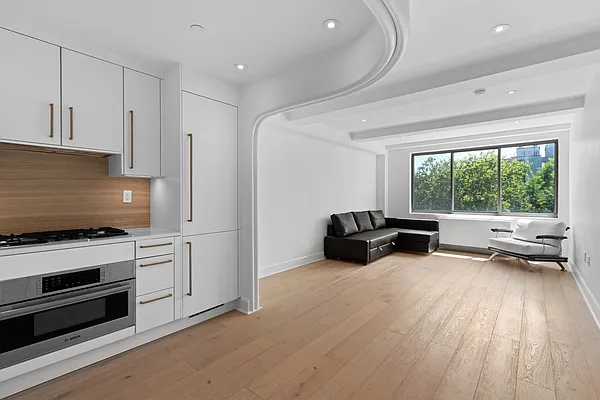 Rented by HomeDax Real Estate | media 10