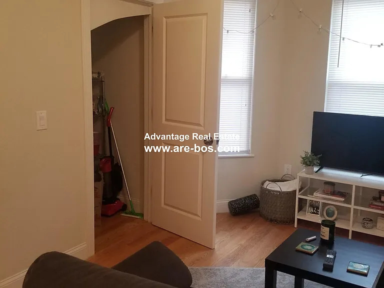 121 Webster Ave #3 — Photo 4