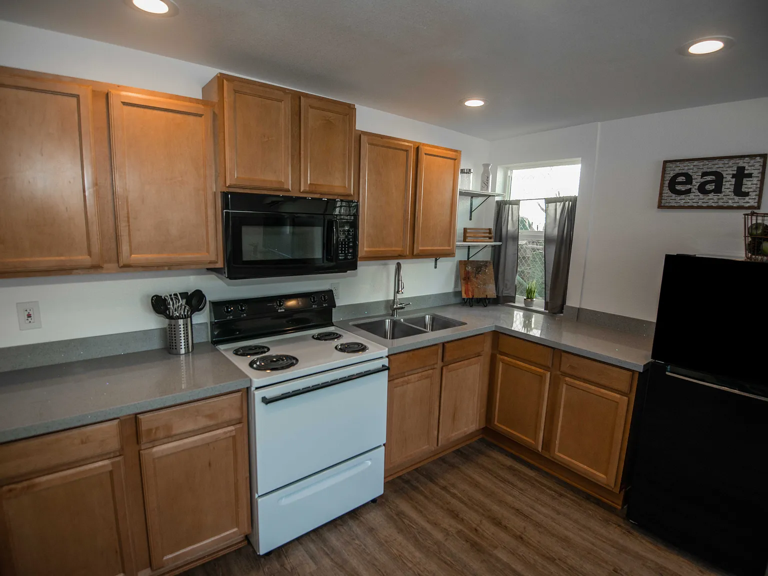 1 bed, 600 sqft, $1,200 — Photo 2
