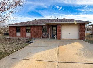 2302 W Hemlock St, Rogers, AR 72756
