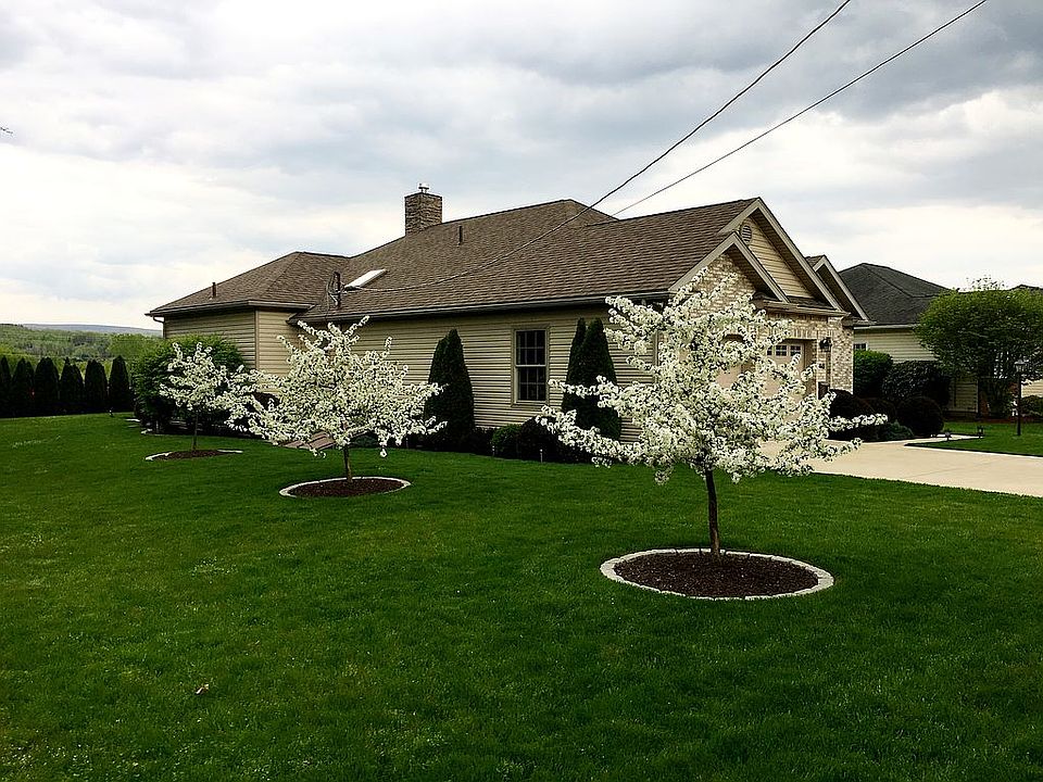 2nd image of 440 1st St