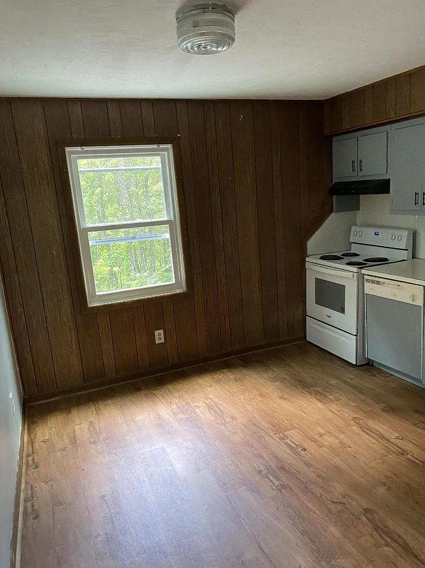 2 bed, $950 — Photo 3