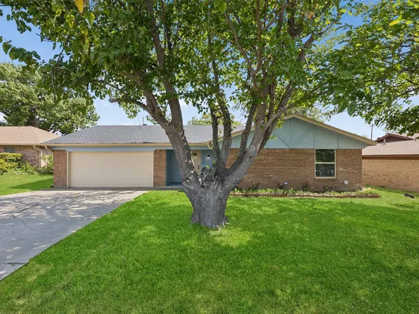 5608 Newman Dr, North Richland Hills, TX 76180