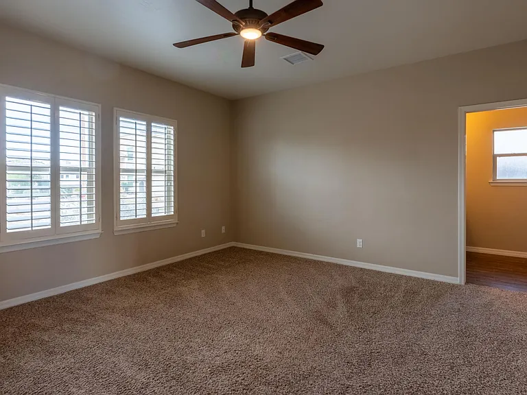 5804 Aberdeen Ct — Photo 8