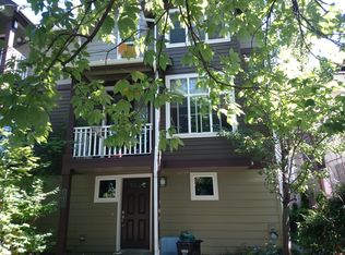 5260 12th Ave NE, Seattle, WA 98105