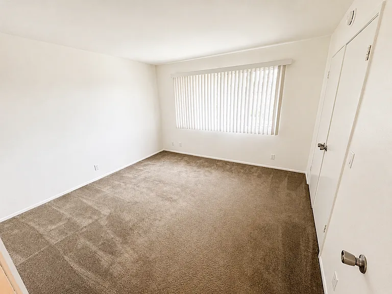 Del Ciervo Apartments — Photo 21