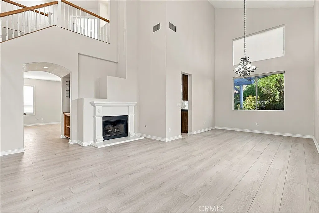 4 bed, 2494 sqft, $5,000 — Photo 3