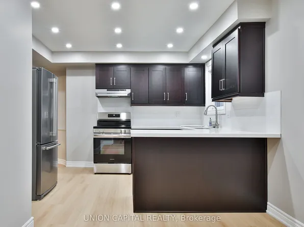 131 Romfield Circuit, Markham, ON L3T 3H7