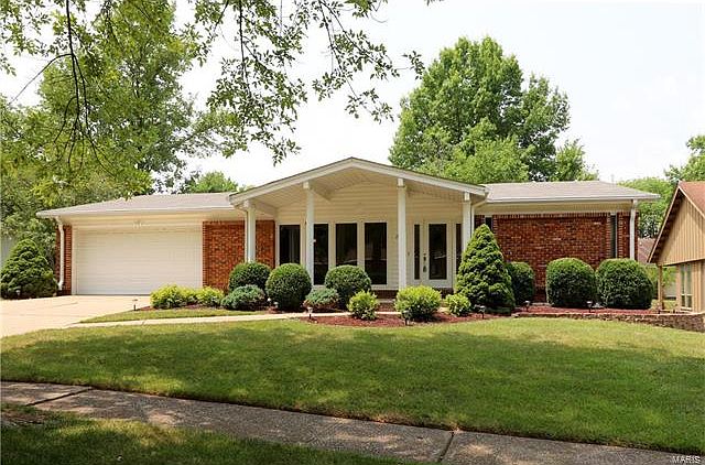 1st image of 15738 Plymton Ln