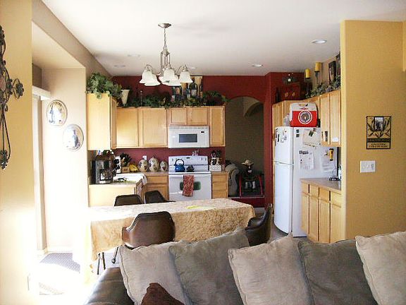 4th image of 905 W Windrose Dr