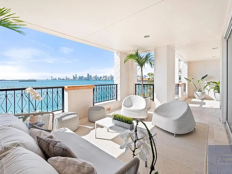 5142 Fisher Island Dr #5142 — Photo 2