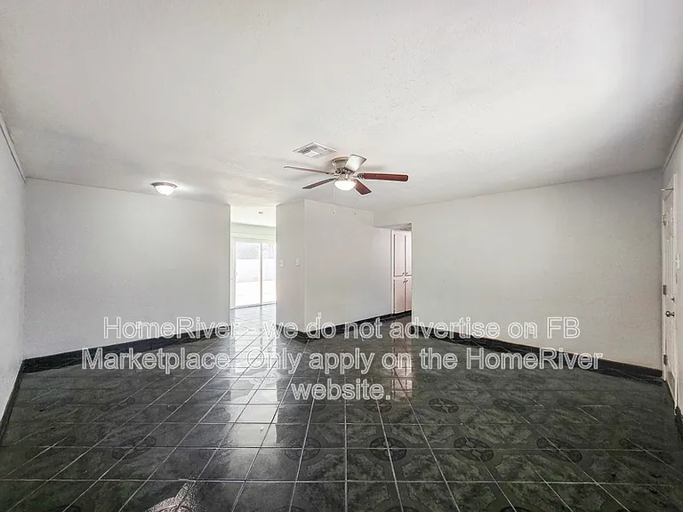3129 W Montebello Ave — Photo 4