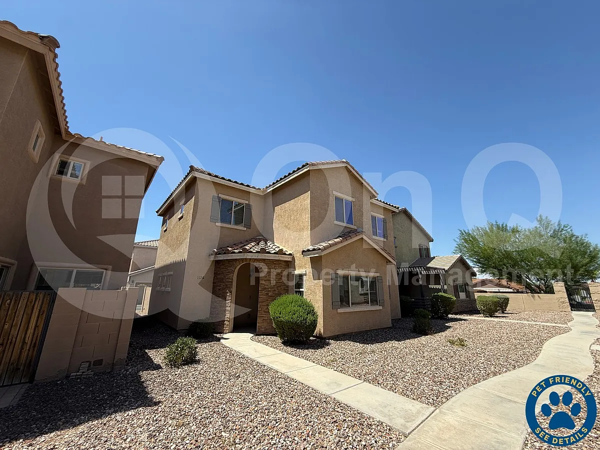 4 bed, 2.5 bath, 2078 sqft, $2,400 — Photo 1