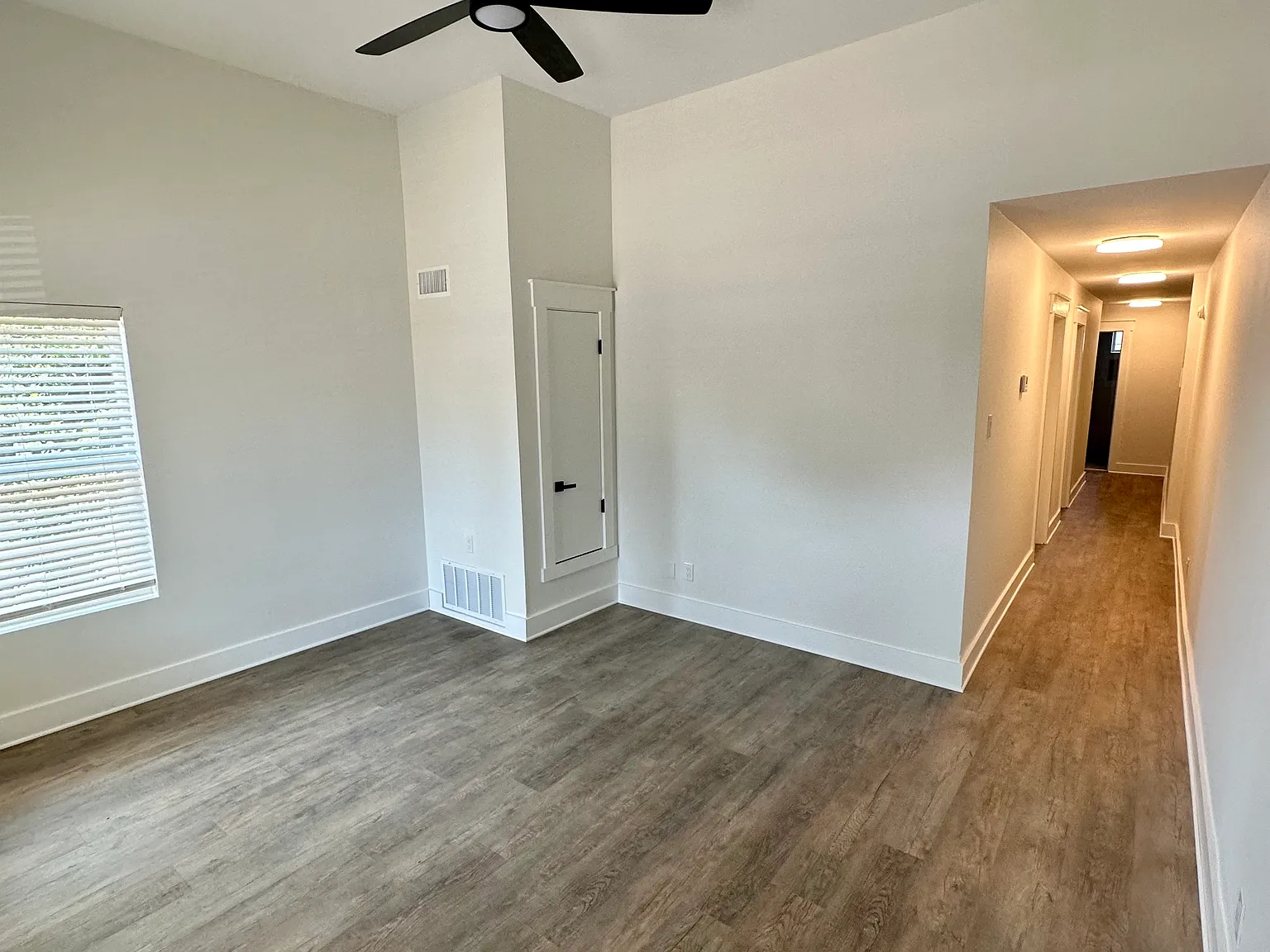 2 bed, 800 sqft, $1,300 — Photo 2