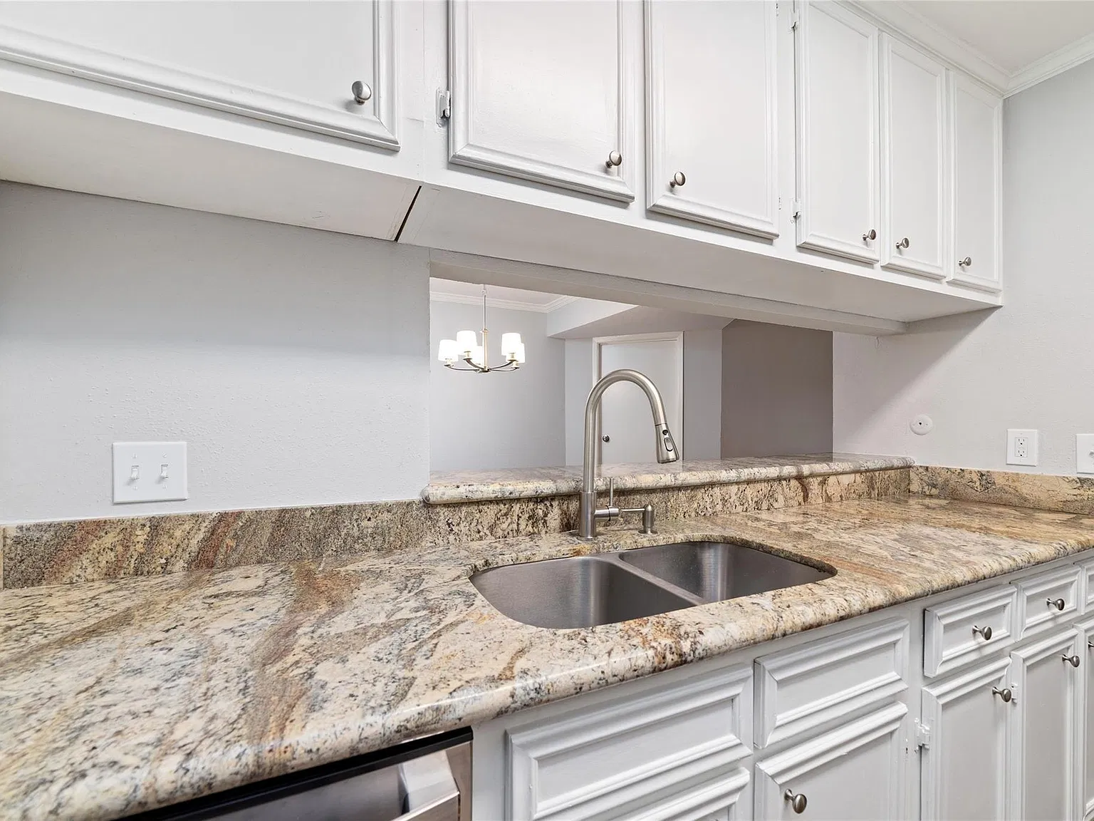 2 bed, 2.0 bath, 1080 sqft, $1,350 — Photo 1