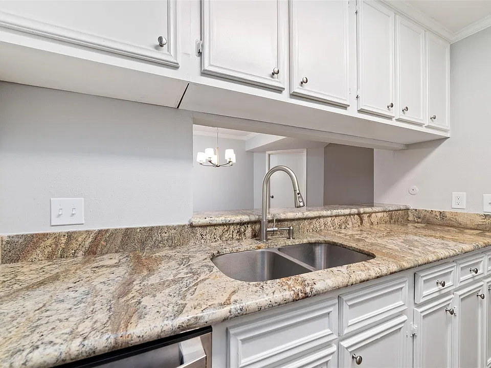 3085 Walnut Bend Ln #23