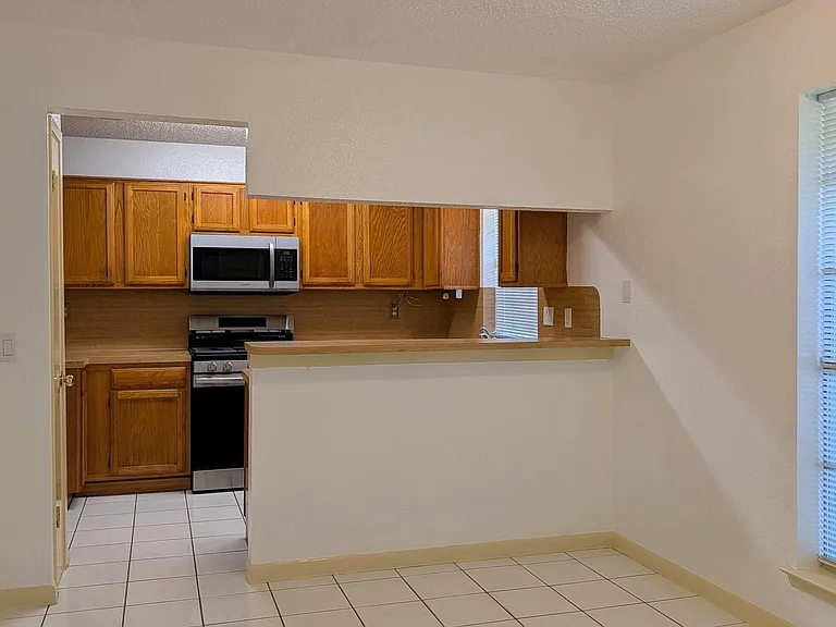 3102 E Heatherock Cir — Photo 7