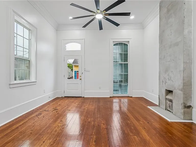 1421 Spain St — Photo 3
