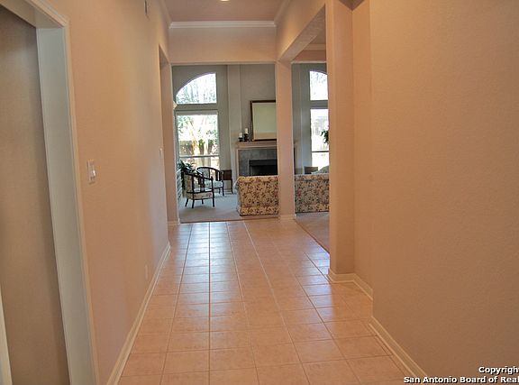 4th image of 5 Clermont Ct