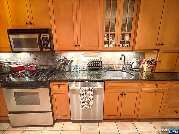 2nd image of 6 Horizon Rd #1108