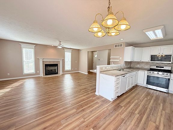 4th image of 1220 Onyx Ln