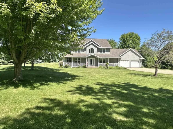 N9026 Hickory Point Road, Beaver Dam, WI 53916